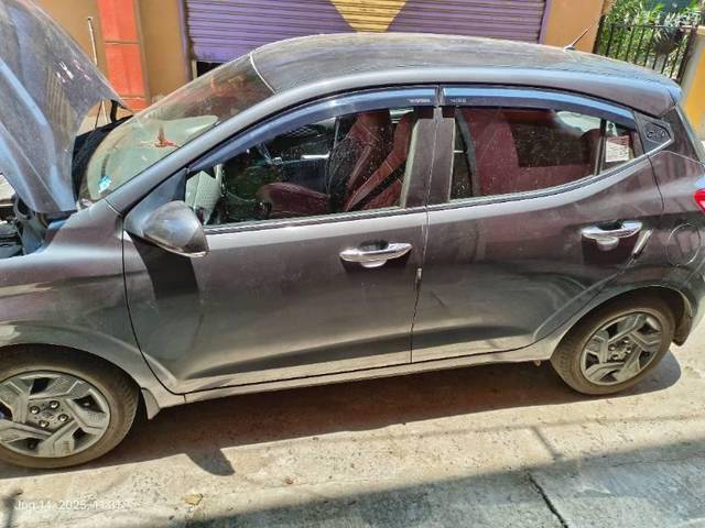https://images10.gaadi.com/usedcar_image/4594347/original/processed_1081790d-de46-4fa8-856f-b8e739f219de.jpg?imwidth=6400