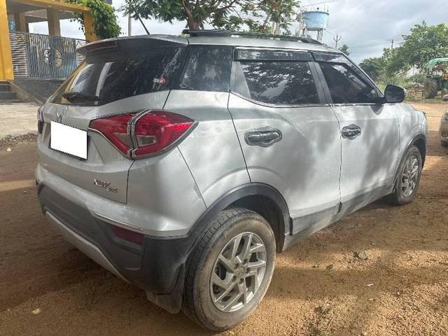 https://images10.gaadi.com/usedcar_image/4594352/original/processed_1e7c1d30-6ffe-4bda-905f-b4a562ac26f9.jpg?imwidth=6400