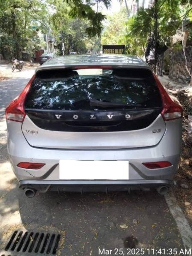 https://images10.gaadi.com/usedcar_image/4594361/original/processed_10806eec-b92e-4293-a252-dfab93dfe626.jpeg?imwidth=6402