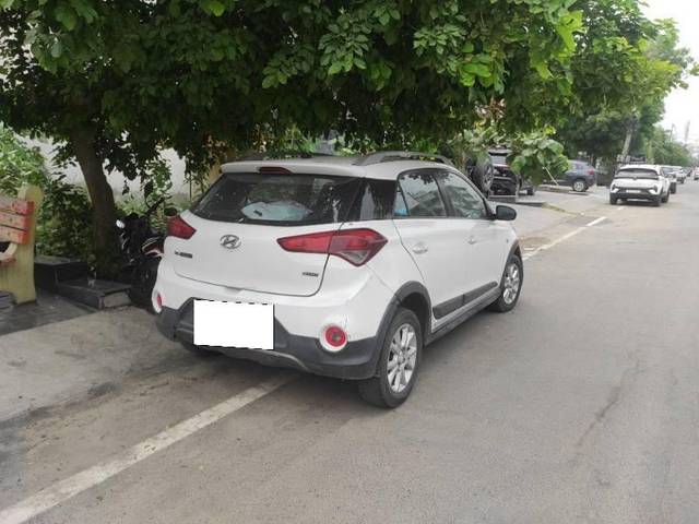 https://images10.gaadi.com/usedcar_image/4594381/original/processed_4c67a8e4-1c26-45af-a7e7-7453fcb20515.jpg?imwidth=6401