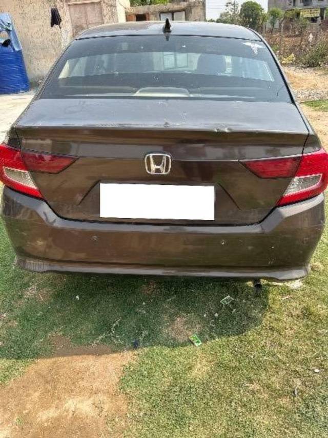 https://images10.gaadi.com/usedcar_image/4594397/original/processed_01e73332-b649-40d7-b80c-07ff5ef2fa32.jpg?imwidth=6402