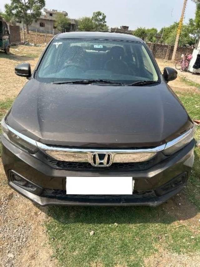 https://images10.gaadi.com/usedcar_image/4594397/original/processed_829ef419-8981-4878-86ae-294a018c3bf5.jpg?imwidth=6400