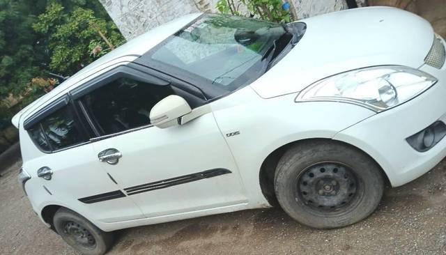 https://images10.gaadi.com/usedcar_image/4594399/original/processed_7cee1edc-ae01-4983-b1f6-2703398607dc.jpg?imwidth=6401