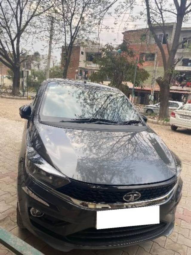 https://images10.gaadi.com/usedcar_image/4594415/original/processed_ffc82630-4006-4417-889c-aab42b7b1de8.jpeg?imwidth=6400
