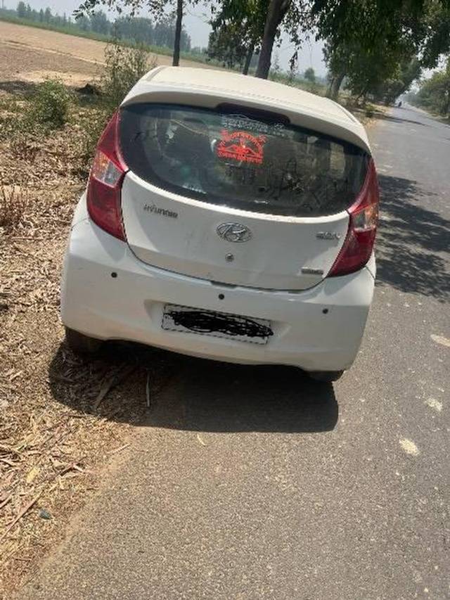 https://images10.gaadi.com/usedcar_image/4594437/original/processed_403a2d78-7b95-4c74-989a-904a0060cec3.jpeg?imwidth=6401