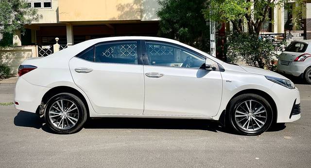 https://images10.gaadi.com/usedcar_image/4594449/original/ab248de57be056dc7c45c1388fb442d0.jpg?imwidth=6401