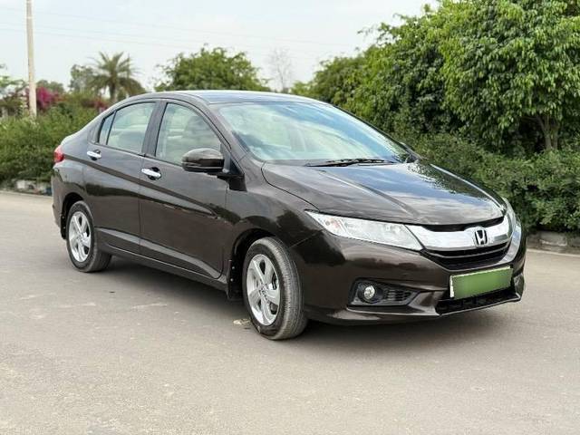 https://images10.gaadi.com/usedcar_image/4594464/original/processed_a0425c42-2d35-447a-8ac8-5655082639a2.jpeg?imwidth=6400