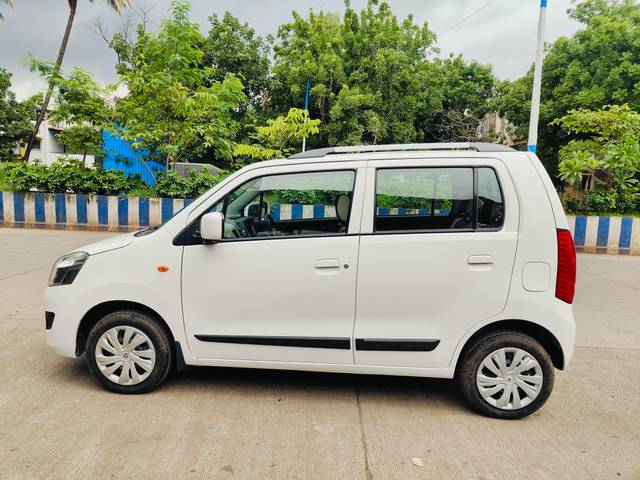 https://images10.gaadi.com/usedcar_image/4594478/original/9521469923b4d4b6b39e4c5e4fe853de.jpg?imwidth=6402