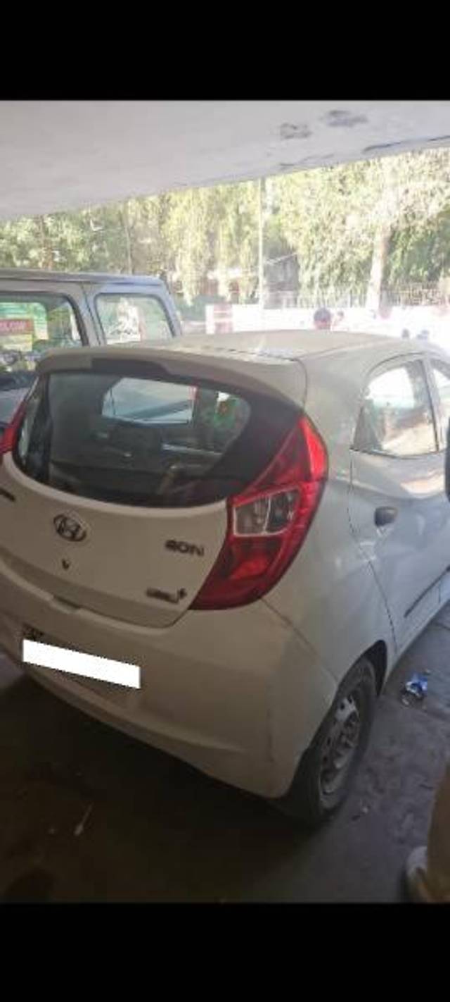 https://images10.gaadi.com/usedcar_image/4594500/original/processed_e0de3ffb-5426-4c08-85e8-98879bc03765.jpg?imwidth=6400