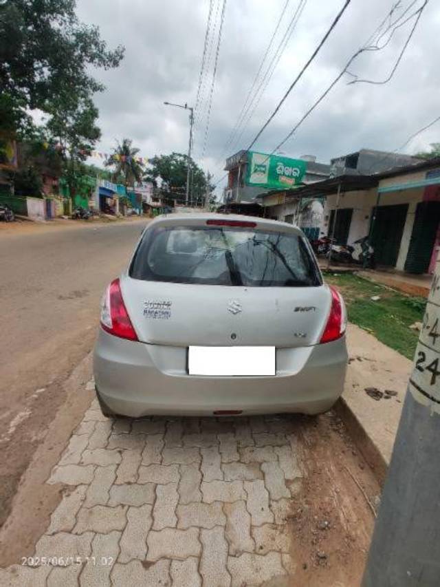 https://images10.gaadi.com/usedcar_image/4594529/original/processed_ee2ad747-6ca1-4ca6-8685-9fa742442c51.jpg?imwidth=6401