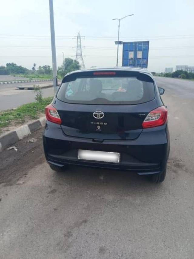 https://images10.gaadi.com/usedcar_image/4594530/original/processed_4311a0ae-7408-4374-93f9-1adc800c823d.jpeg?imwidth=6401