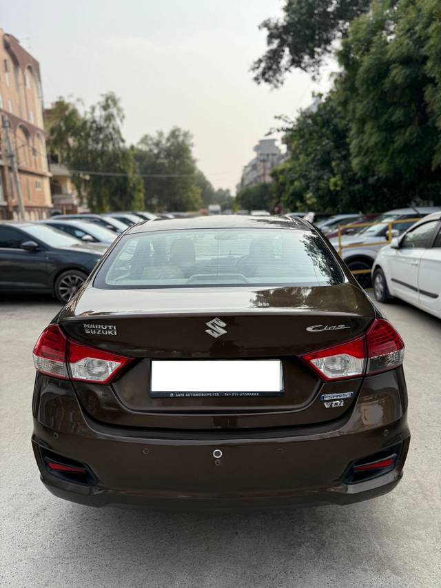 https://images10.gaadi.com/usedcar_image/4594532/original/processed_fc96455c-b8f8-47eb-bda9-e42fe3991d37.jpg?imwidth=6401