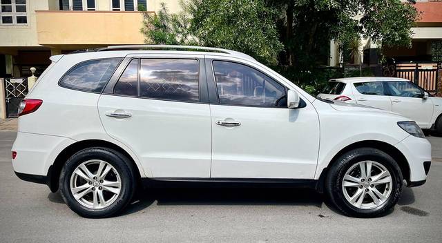 https://images10.gaadi.com/usedcar_image/4594534/original/processed_0c4fa567824bf60da028a773e89def00.jpg?imwidth=6401