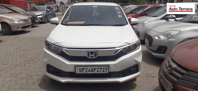 https://images10.gaadi.com/usedcar_image/4594538/original/838a325e83e046f10b2133a4e5e9d7c3.jpg?imwidth=6400