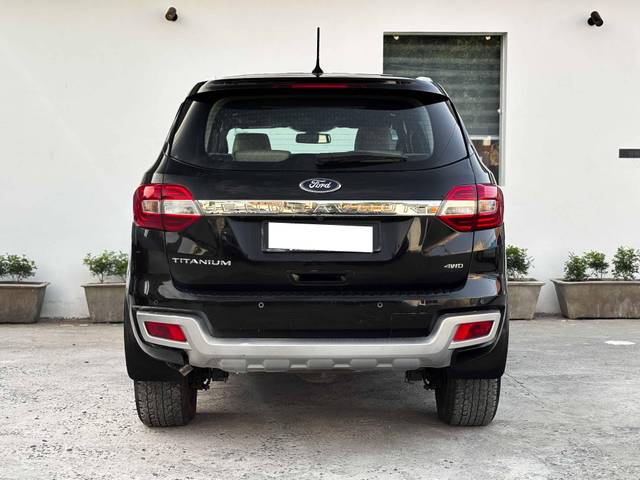 https://images10.gaadi.com/usedcar_image/4594563/original/processed_498dc22077fba4cf756db84ab6407f30.jpg?imwidth=6401