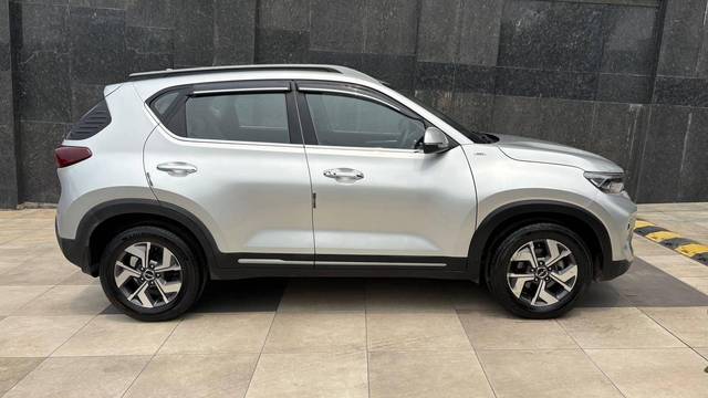 https://images10.gaadi.com/usedcar_image/4594587/original/processed_55cbbb5245479501caf44ba3736de227.jpg?imwidth=6401