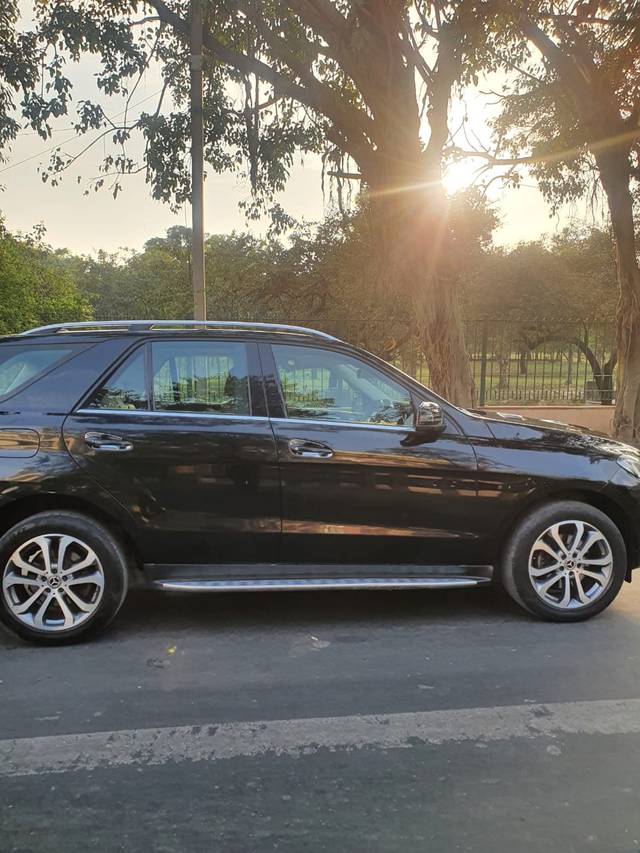 https://images10.gaadi.com/usedcar_image/4594594/original/dfaa3a4392d0e66a06d77ce83e2014c4.jpg?imwidth=6401
