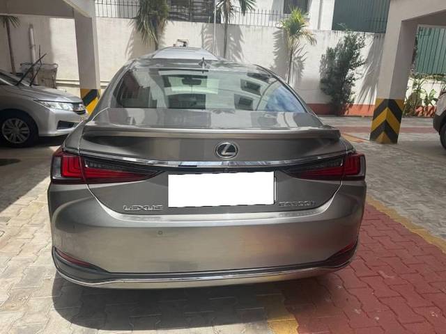 https://images10.gaadi.com/usedcar_image/4594596/original/processed_4abcccb8-9a71-4d81-942b-2948975b6e18.jpeg?imwidth=6401