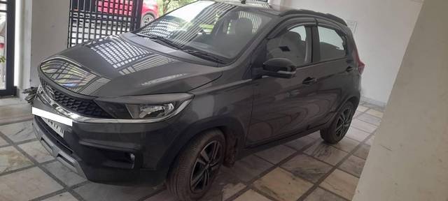 https://images10.gaadi.com/usedcar_image/4594598/original/processed_090f7a4d-6680-40f1-86cc-2351b9daf057.jpeg?imwidth=6400