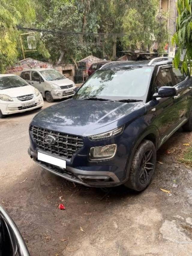 https://images10.gaadi.com/usedcar_image/4594617/original/processed_216a0cde-2808-445f-91ef-e0f9f1826043.jpeg?imwidth=6402