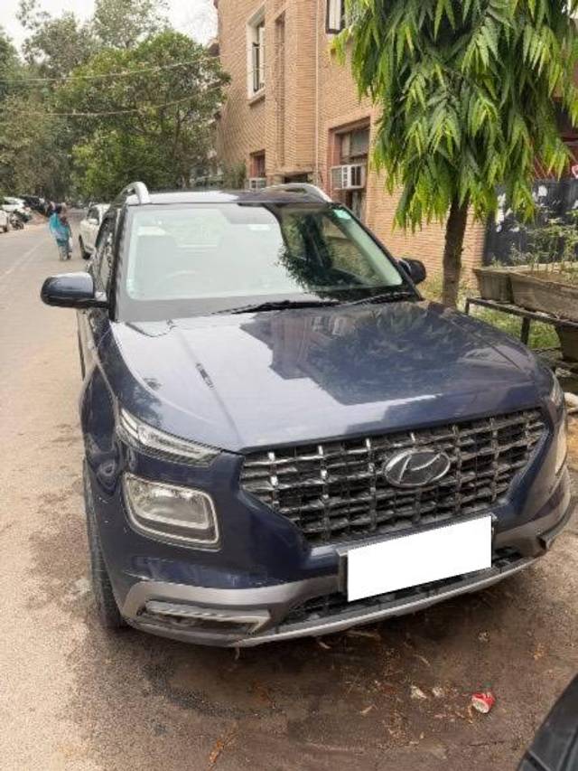 https://images10.gaadi.com/usedcar_image/4594617/original/processed_66dfbbdb-a3aa-4dd2-984a-263c471eccf9.jpeg?imwidth=6400