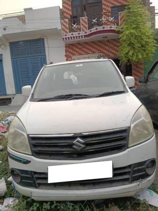 https://images10.gaadi.com/usedcar_image/4594623/original/processed_55c1f3cd-7bec-40d1-ad92-cdfa8a259041.jpg?imwidth=6401