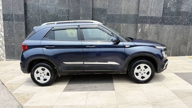 https://images10.gaadi.com/usedcar_image/4594650/original/b0b74d00d67952c08720bdd0f6ad1a96.jpg?imwidth=6401