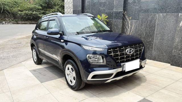 https://images10.gaadi.com/usedcar_image/4594650/original/processed_cec1822f719b3a00a159f22b95e1b46c.jpg?imwidth=6400