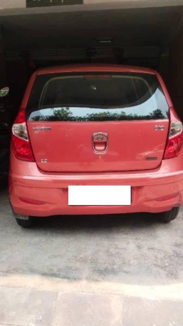 https://images10.gaadi.com/usedcar_image/4594672/original/processed_ae8ab9ec-ebe7-4661-af1e-14f31d441985.jpg?imwidth=6401