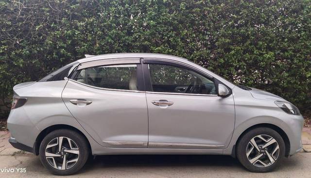 https://images10.gaadi.com/usedcar_image/4594681/original/processed_82a2708f72768e0ec03608d28f8df590.jpg?imwidth=6401