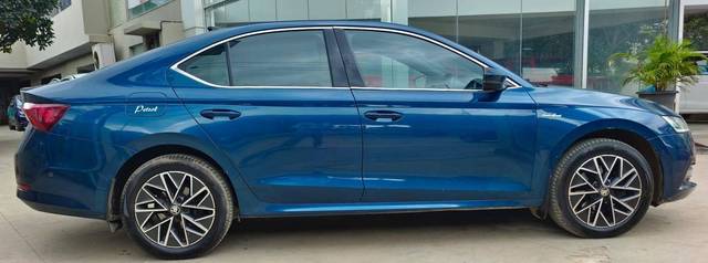 https://images10.gaadi.com/usedcar_image/4594684/original/processed_31932b9ab7cb79d3cd8027bc0d0dd111.jpeg?imwidth=6401