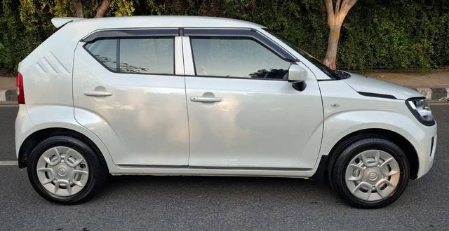 https://images10.gaadi.com/usedcar_image/4594698/original/ba14d9ffe4dbf2a327eea461c85bf96a.jpg?imwidth=6401