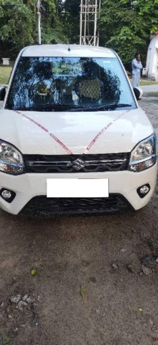 https://images10.gaadi.com/usedcar_image/4594705/original/processed_9dac9a5c-6af6-42fb-909d-8f93a24077f5.jpg?imwidth=6400