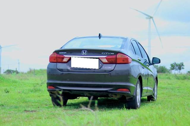 https://images10.gaadi.com/usedcar_image/4594709/original/processed_c4eb1e20-1ad0-4aef-a96b-9e943a4f487c.jpeg?imwidth=6401