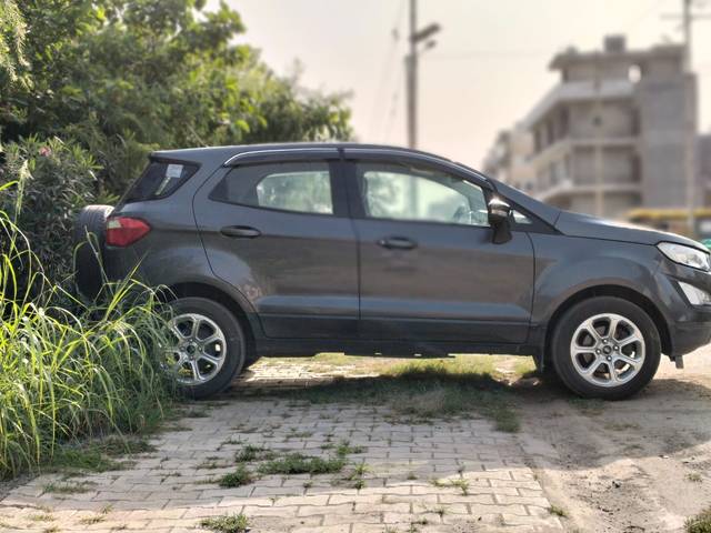 https://images10.gaadi.com/usedcar_image/4594720/original/7079c0423ed8879eee53ef1b2a6701ad.jpg?imwidth=6401