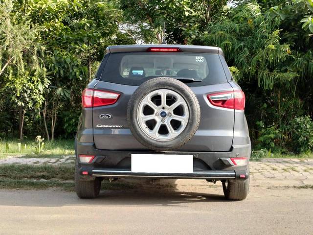 https://images10.gaadi.com/usedcar_image/4594720/original/processed_0e8f5a1ce6ca2f09fae48931961bce7b.jpg?imwidth=6402