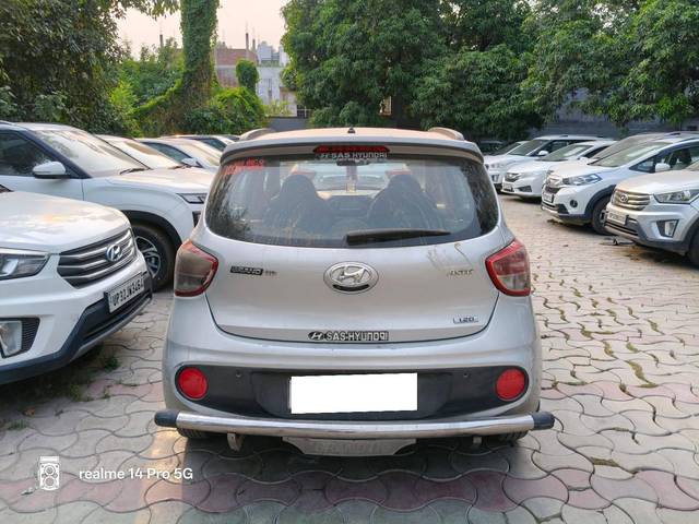 https://images10.gaadi.com/usedcar_image/4594722/original/processed_40ace04db1a2210b1c22fd4aa46f0cf8.jpg?imwidth=6402