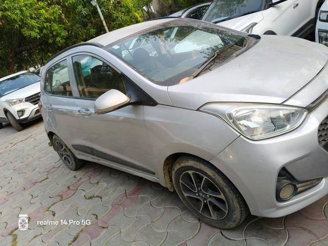 https://images10.gaadi.com/usedcar_image/4594722/original/processed_9344f1773caa42d917a3e3f52b581c3a.jpg?imwidth=6401