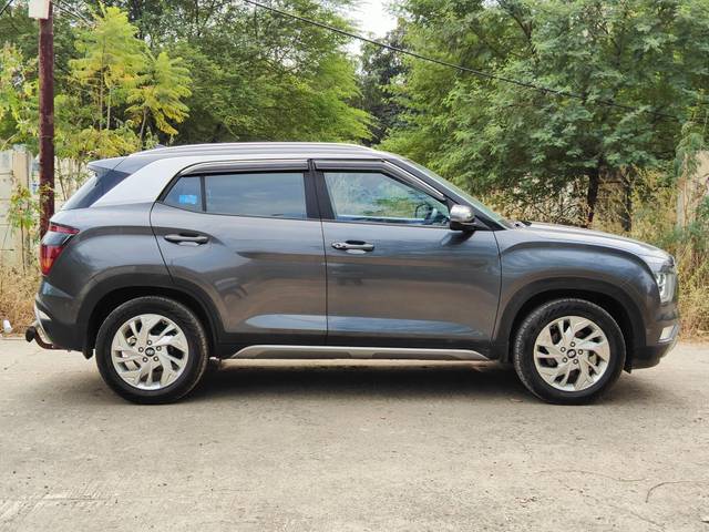 https://images10.gaadi.com/usedcar_image/4594723/original/d4224cd20dad5157f41f9a597e24ddac.jpg?imwidth=6401