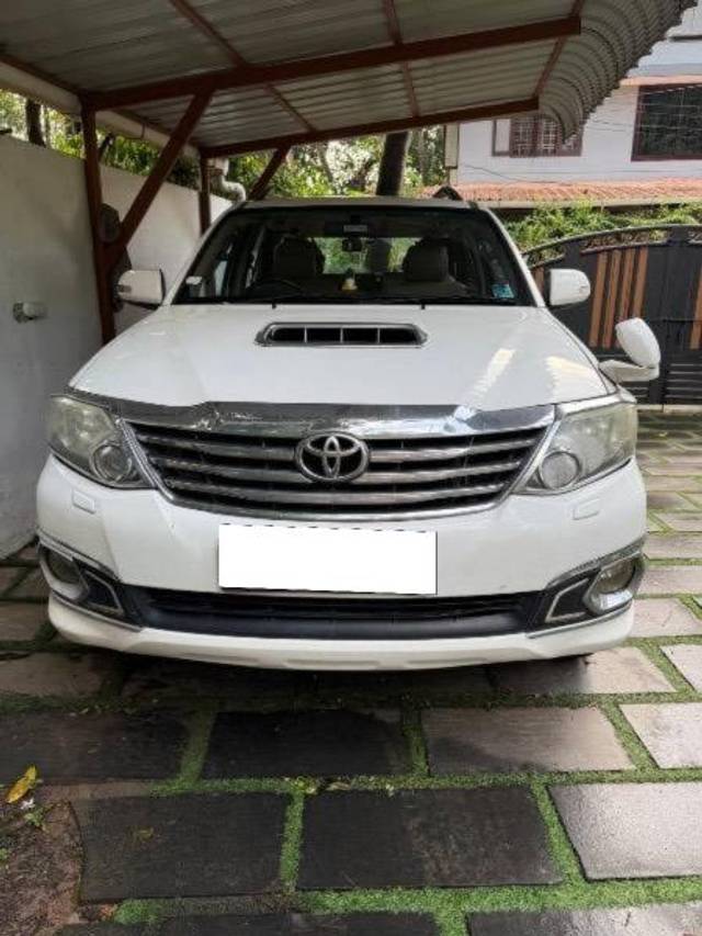 https://images10.gaadi.com/usedcar_image/4594729/original/processed_fe9b8078-6380-406c-a4a0-0ce5b340deb7.jpeg?imwidth=6401