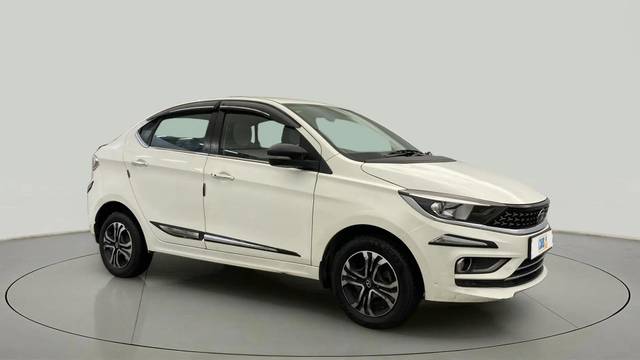 https://images10.gaadi.com/usedcar_image/4594730/original/505b90b254cde1e37b9071f2d6458184.jpg?imwidth=6400