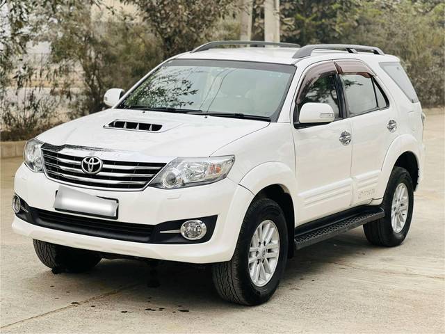 https://images10.gaadi.com/usedcar_image/4594755/original/processed_045b01df-cde6-4972-a1d6-032057d345a4.jpg?imwidth=6402
