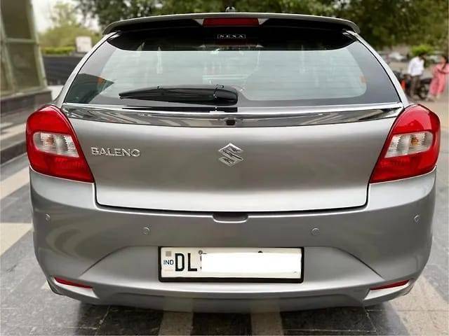 https://images10.gaadi.com/usedcar_image/4594756/original/processed_b08022ae1472744d4b3680ba2aca994c.jpg?imwidth=6402