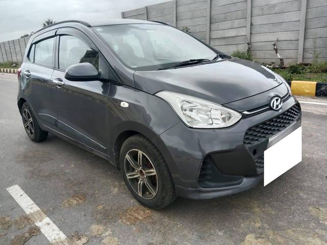 https://images10.gaadi.com/usedcar_image/4594769/original/processed_da70a6cd0e40f6ef7aa697569ee0492f.jpg?imwidth=6400