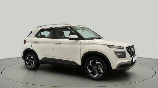 https://images10.gaadi.com/usedcar_image/4594779/original/a99aaae672f5b4bd73cfa49aded99dcb.jpg?imwidth=6400