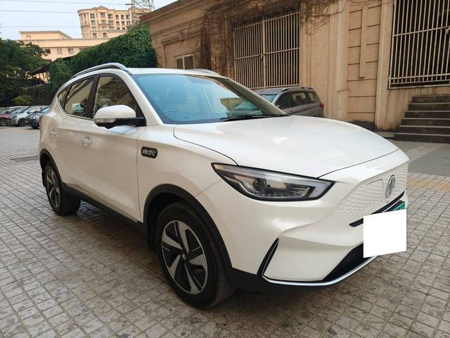https://images10.gaadi.com/usedcar_image/4594782/original/processed_b857b45b5b8ebc182e05f4b60af12f32.jpg?imwidth=6400