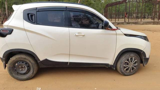 https://images10.gaadi.com/usedcar_image/4594794/original/processed_39fd87a6-f5e3-40ad-be91-1e143c11cb10.jpg?imwidth=6401