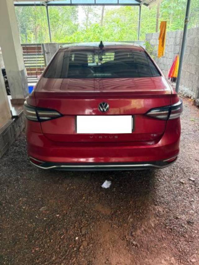https://images10.gaadi.com/usedcar_image/4594813/original/processed_1e93868f-8053-4cb0-81f3-fc80ccb5b451.jpg?imwidth=6401