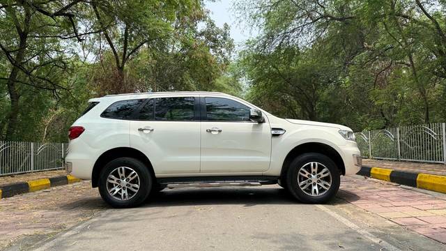 https://images10.gaadi.com/usedcar_image/4594831/original/07735d49240a625431c5ec89730382aa.jpg?imwidth=6401