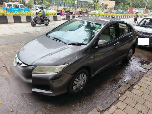 https://images10.gaadi.com/usedcar_image/4594836/original/2881318e-80a3-4906-8053-eb72e8efba12.png?imwidth=6400